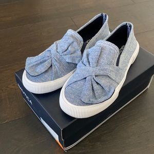 NWT nautica chambray bow slip ons